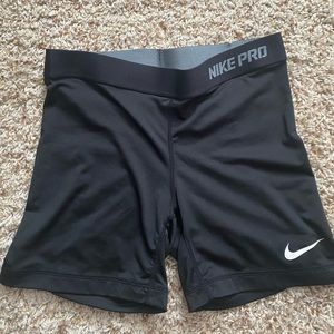 nike pro 5” shorts black medium